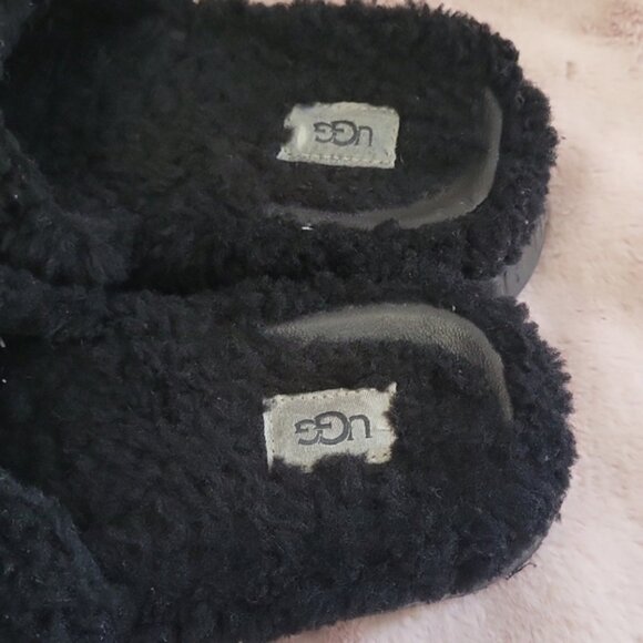UGG Fluffita Black Sandals - Women's sz 9 - Picture 4 of 6